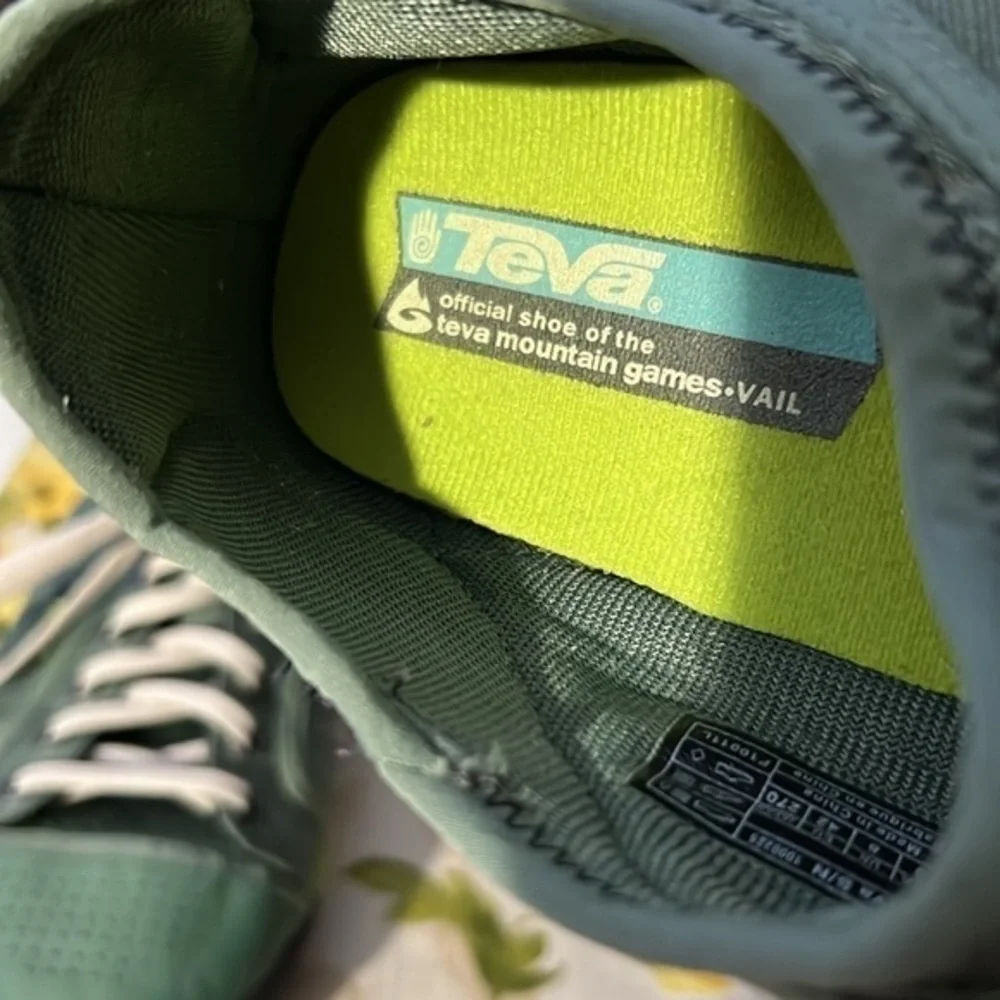Teva SIZE 9,  S/N 1000225 green lace up shoes.